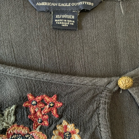 SOLD American Eagle Outfitters grey embroidered boho bell sleeve blouse. Size XS - Picture 8 of 10